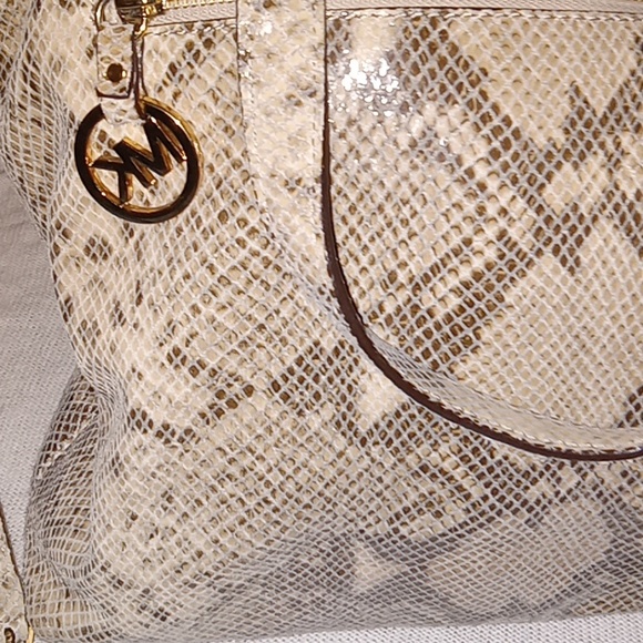 Handbag - Picture 9 of 11